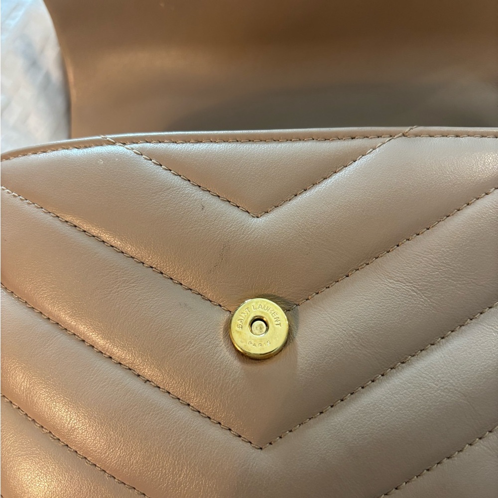 SAINT LAURENT

Calfskin Y Quilted Monogram Toy Loulou Crossbody Bag Dark Beige - Picture 6 of 11
